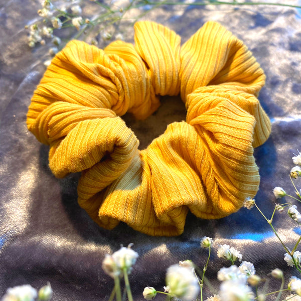 S010 - Golden Ribbed Sweater XL Scrunchie