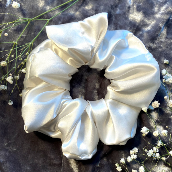 S007 - Ivory XL Scrunchie